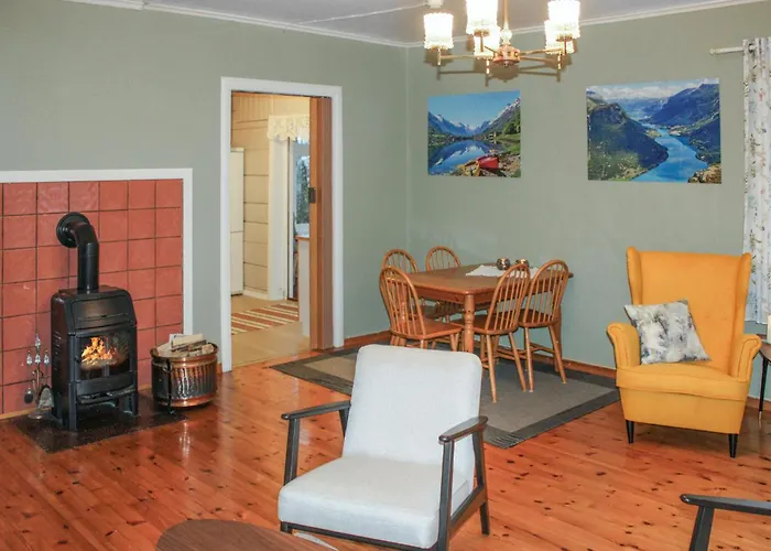 Semesterbostad Amazing In With Wifi Olden